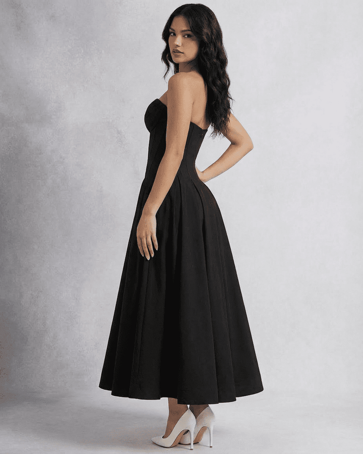 Vestido blanco formal midi de corte A para mujer, con estilo sin tirantes y corsé, perfecto para eventos de noche.