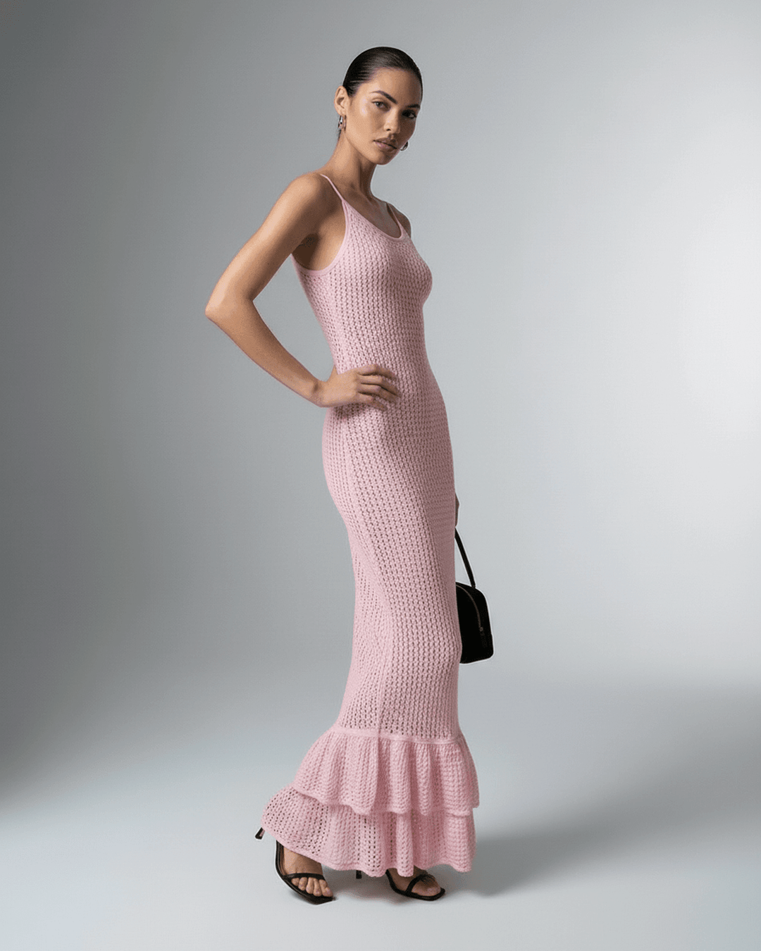 Vestido maxi ajustado blanco para mujeres, diseño elegante y fluido, perfecto para verano, fiesta o vacaciones.
