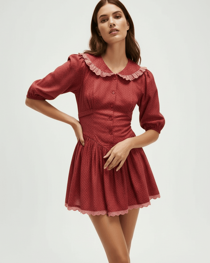 Vestido Rosette mini blanco vintage, mangas abullonadas y cuello Peter Pan. Moda femenina elegante para verano.