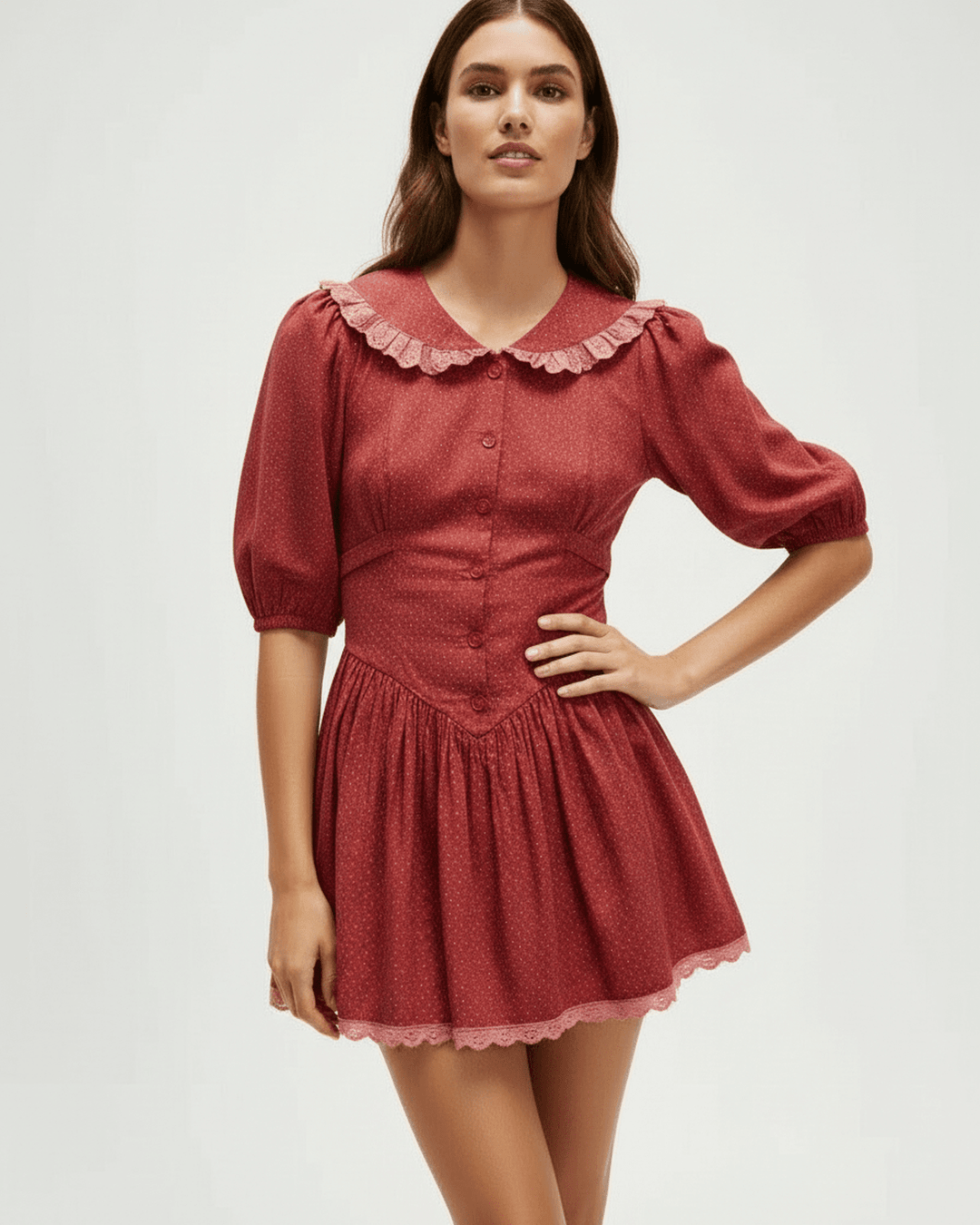 Vestido blanco vintage para mujer, mini, con mangas abullonadas y cuello Peter Pan. Un estilo elegante y chic.