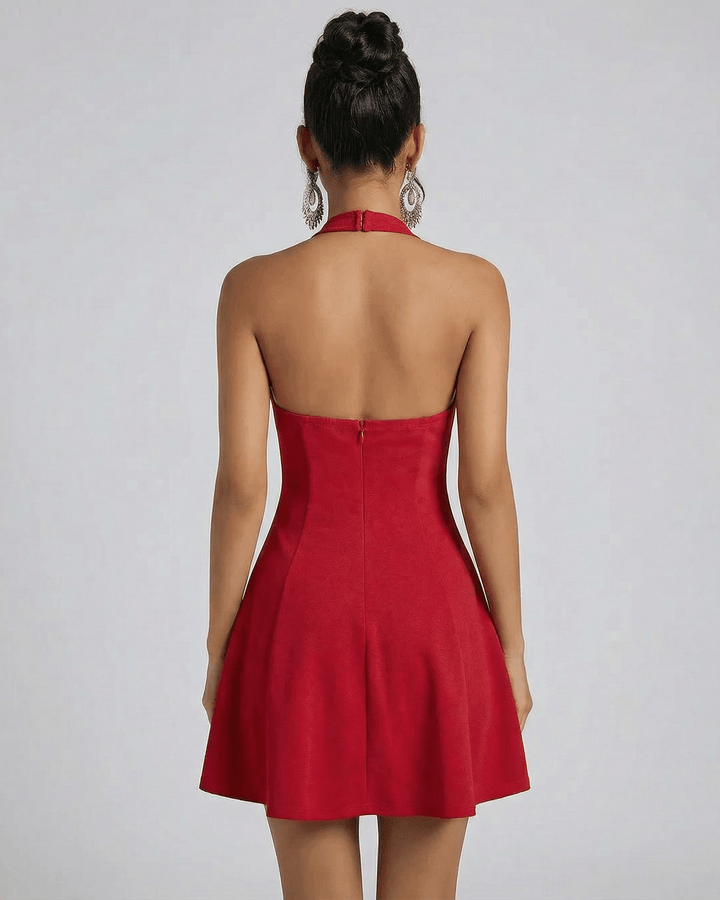 Vestido elegante rojo para mujer, mini y sin mangas, ideal para noche o eventos de verano.