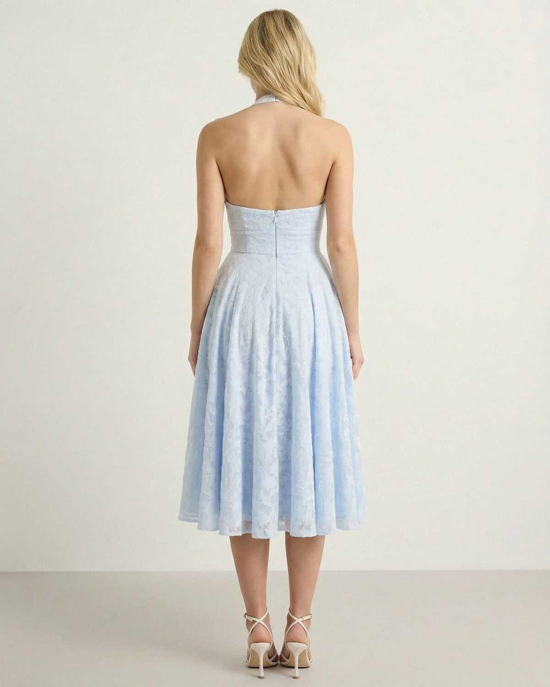 Vestido midi Selene halter A-line sin espalda para mujer, perfecto para verano, fiestas y ocasiones especiales.