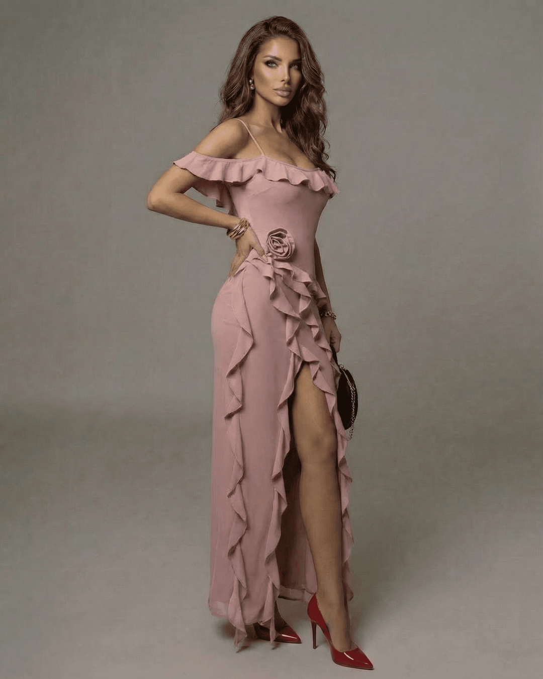 Vestido largo de fiesta para mujer, con silueta maxi, volantes y estilo off-shoulder. Ropa elegante.
