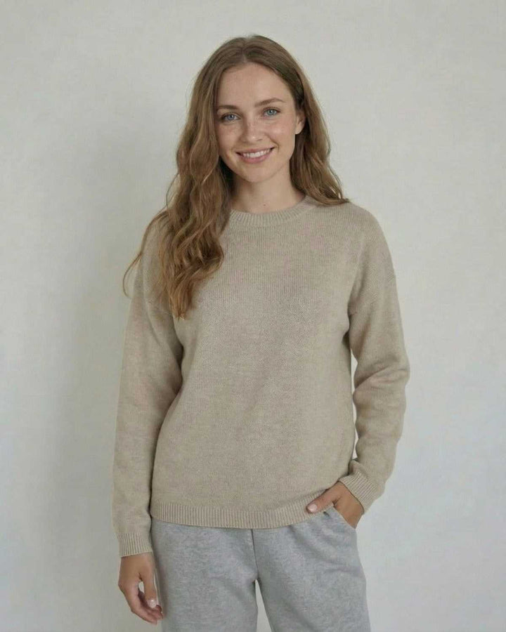 Suéter pullover Siena para mujer, cuello redondo, estilo casual elegante. Ideal para moda de otoño e invierno.