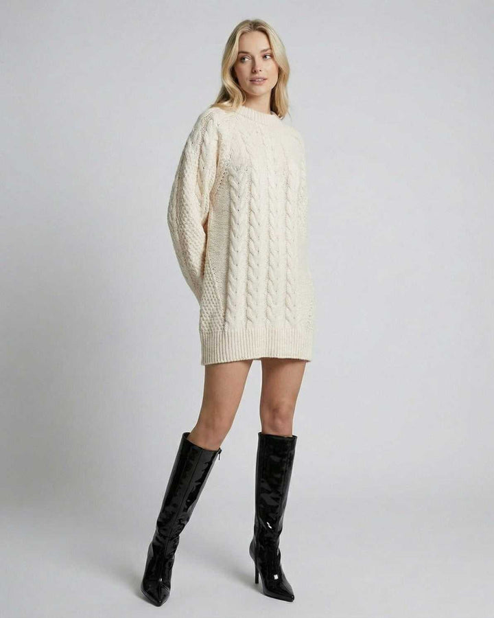 Vestido mini de día blanco Sienna con manga larga, estilo moderno, cómodo y elegante para mujer.