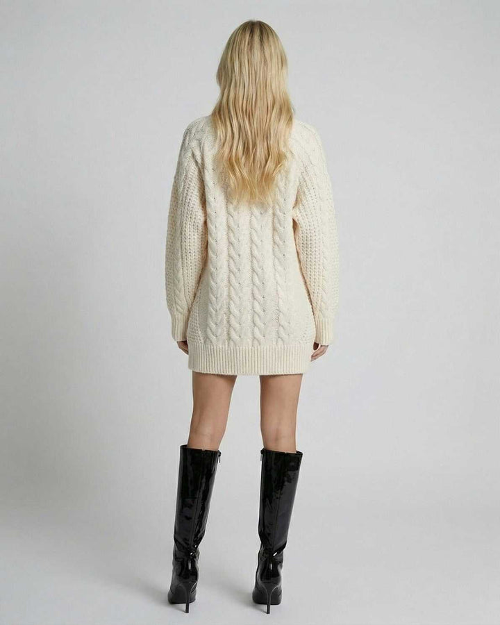 Vestido mini blanco Sienna elegante y versátil con manga larga, perfecto para estilo casual o de día.