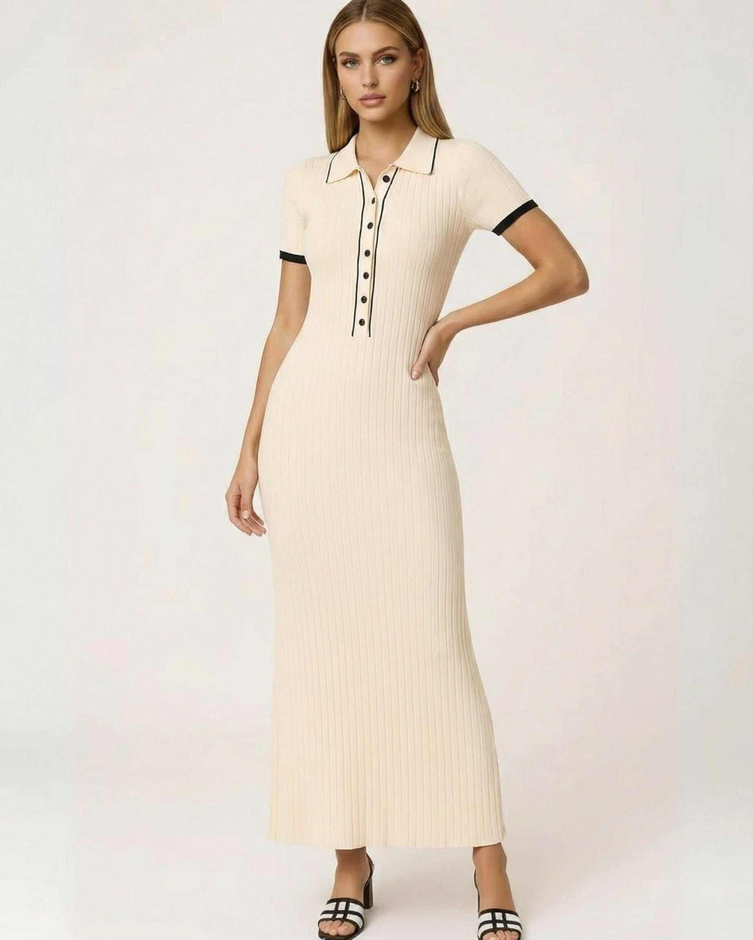 Vestido maxi Sorrento beige para mujer con botones y cuello solapa. Elegancia versátil para moda femenina.