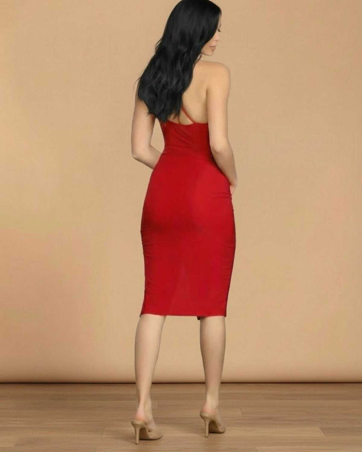 Vestido midi bodycon blanco con espalda cruzada. Diseño moderno y elegante para mujer, perfecto para fiestas.