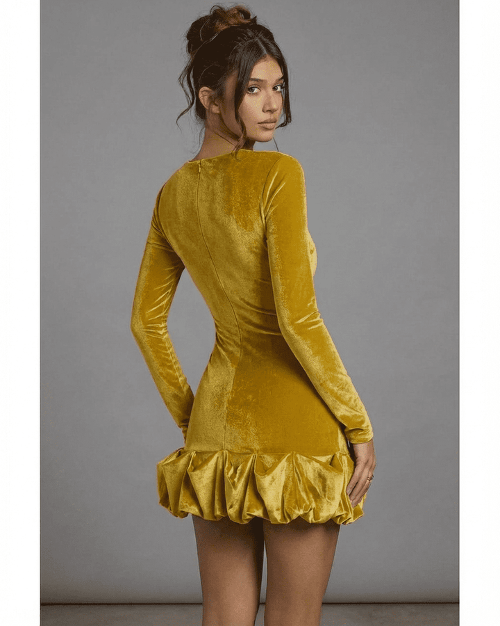Vestido mini bodycon Velora amarillo para mujer, vibrante y elegante, ideal para fiesta o noche. Estilo corto y moderno.