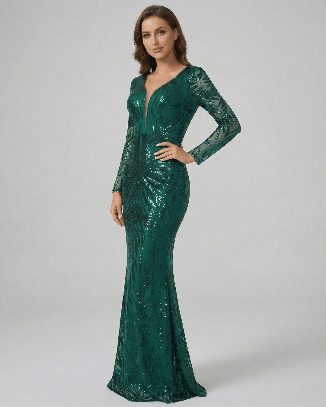 Vestido de noche maxi verde brillante Elegancia Verona, con mangas largas y escote en V, para eventos especiales.