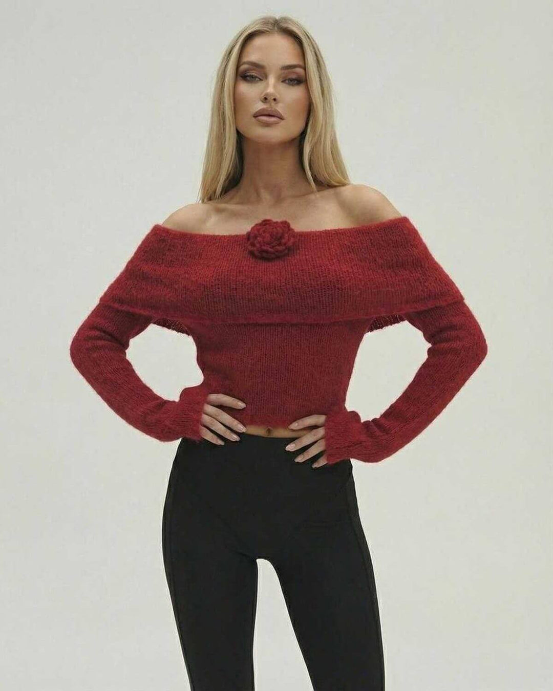 Suéter casual chic Verona para mujer, hombros descubiertos, manga acampanada y apliques florales 3D. Moda invierno.