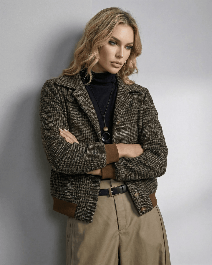 Chaqueta de cuadros de mujer, estilo versátil clásico y refinado. Perfecta para looks formales y casuales en otoño.