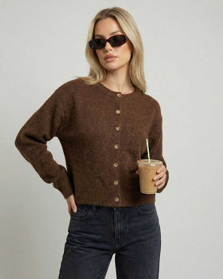 Cárdigan elegante de punto para mujer, ideal para un estilo casual chic y cómodo en cualquier temporada.