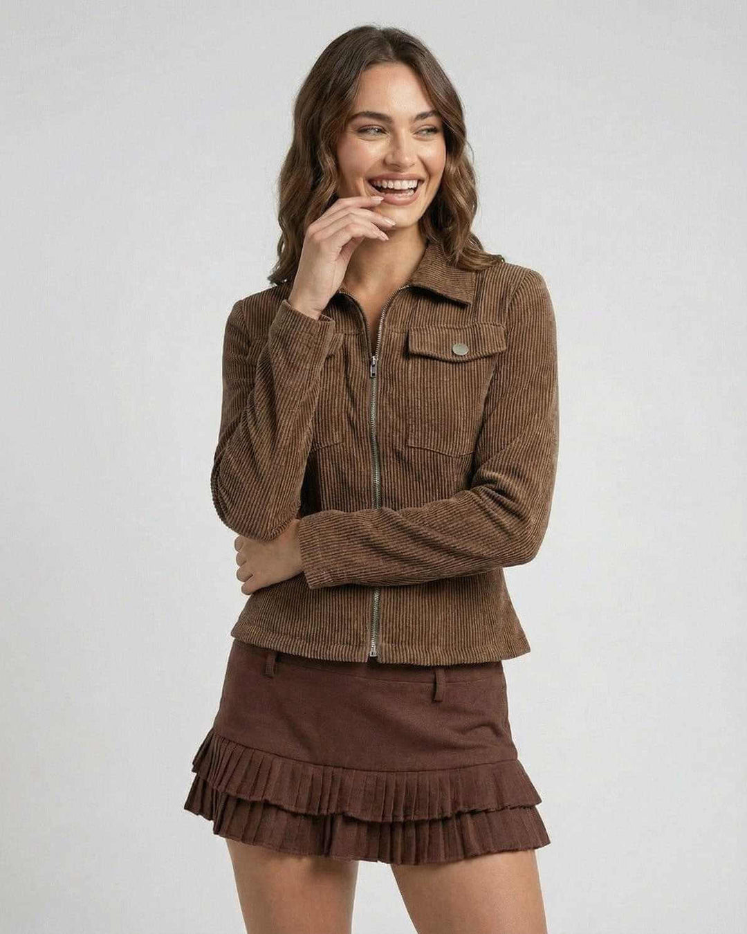 Chaqueta de mujer Florence con corte slim, estilo moderno y elegante, perfecta para ropa casual y versátil.