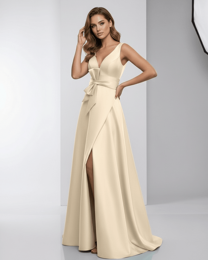 Elegante vestido maxi burdeos para mujer, diseño sin mangas y corte A para eventos formales.