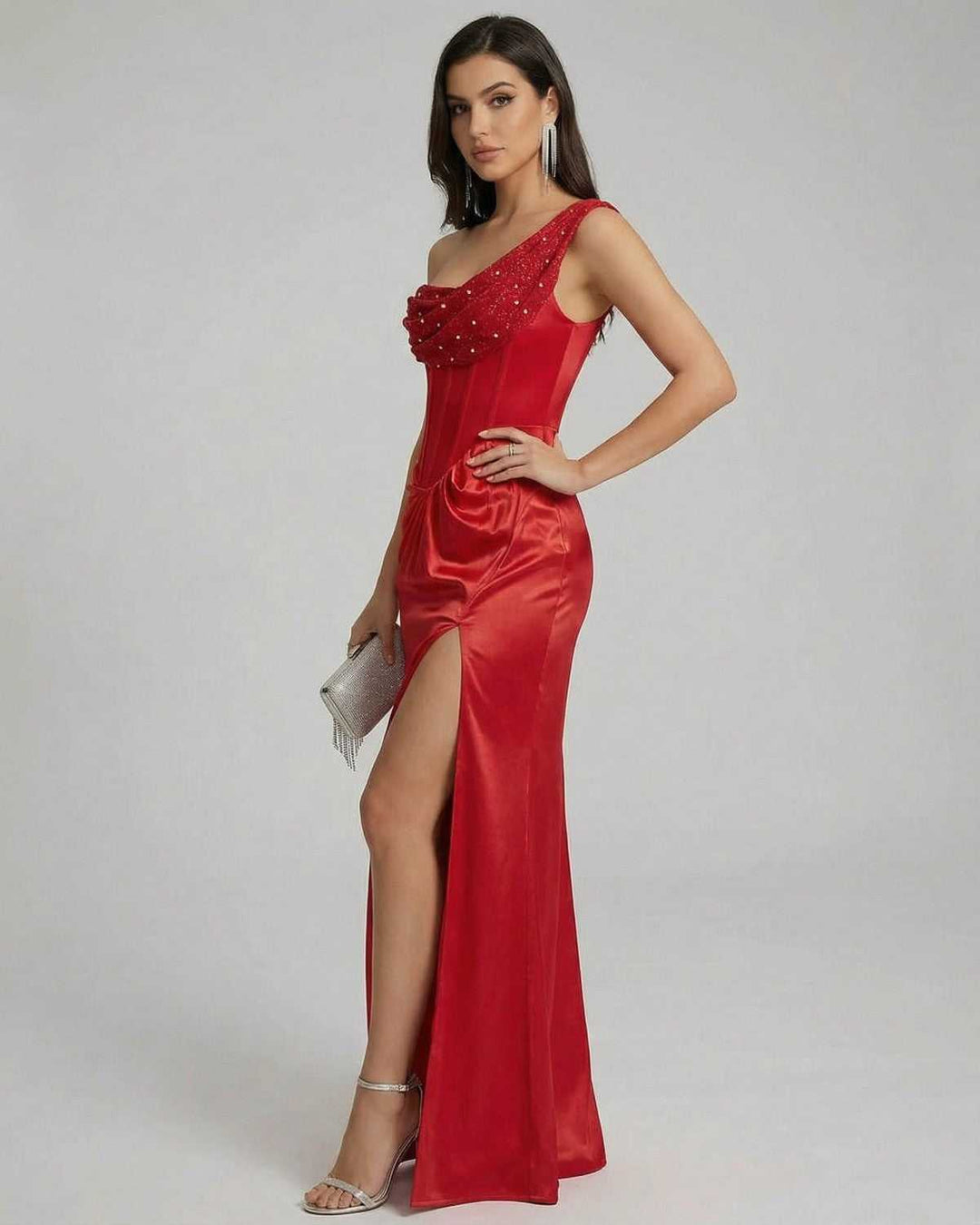 Vestido largo de gala para mujer, diseño hombro descubierto, ideal para eventos elegantes y de noche.