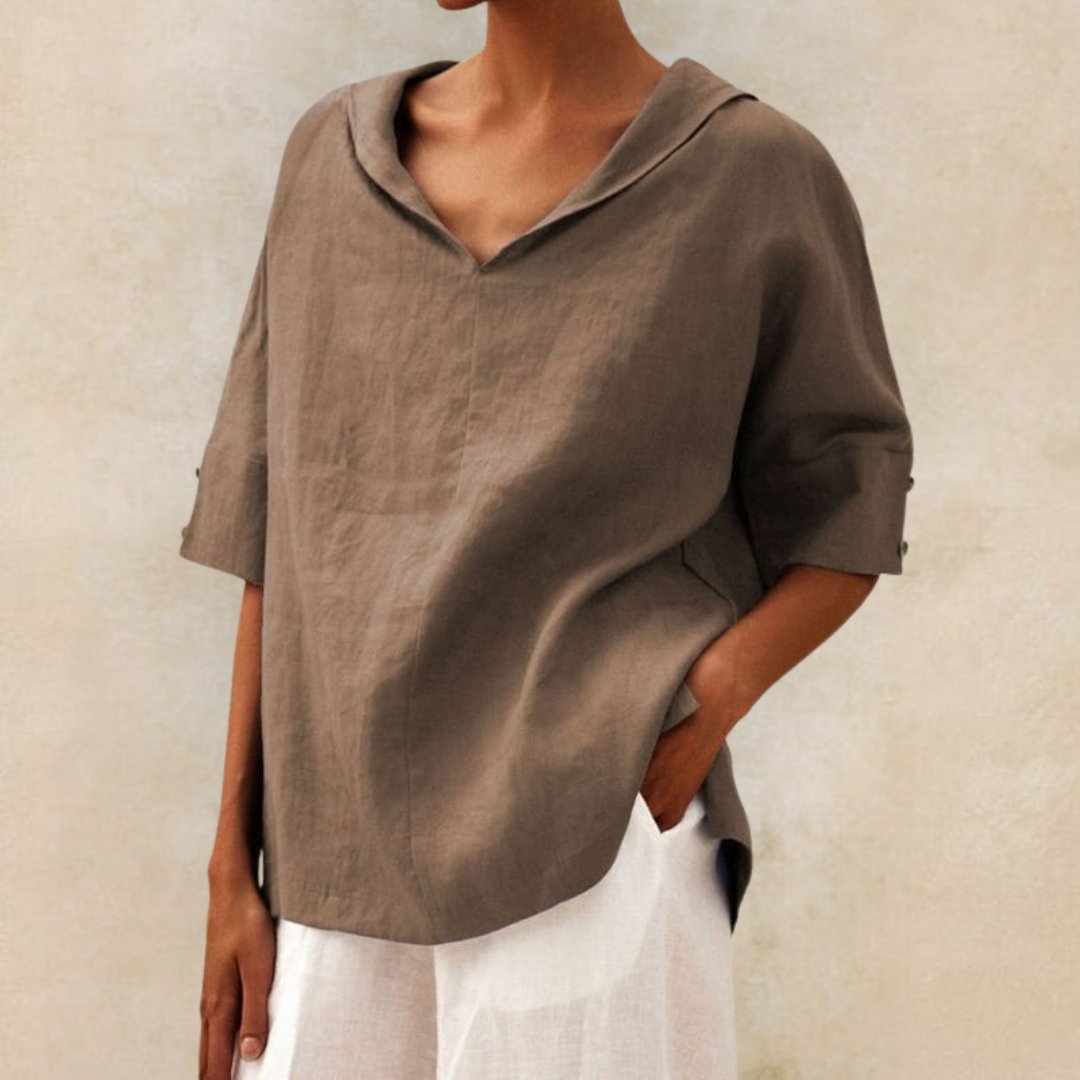 Camiseta de moda para mujer, cuello V, perfecta para outfits casuales de verano y entretiempo.