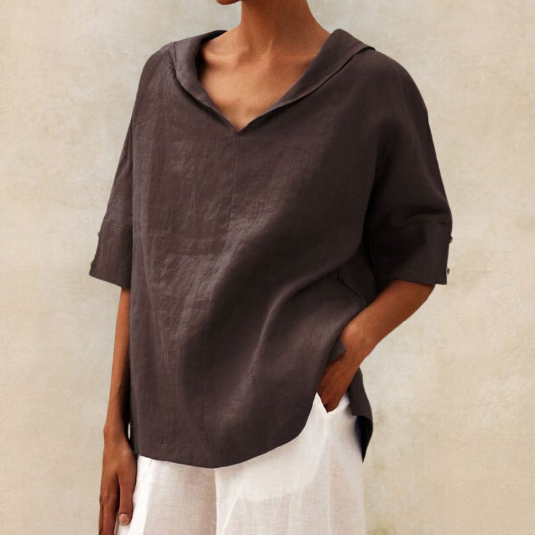 Camiseta básica de mujer, ajuste relajado, cuello V, estilo versátil para el día a día.