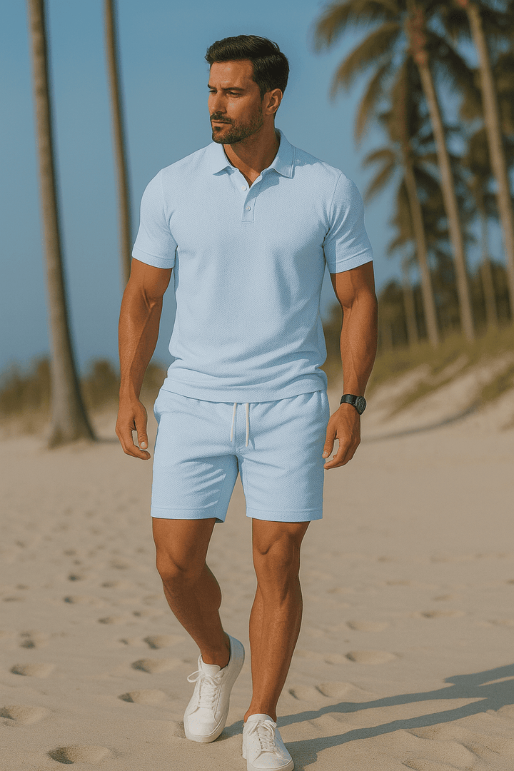 Conjunto de verano fresco para hombre, polo y shorts para máxima transpirabilidad y estilo veraniego.