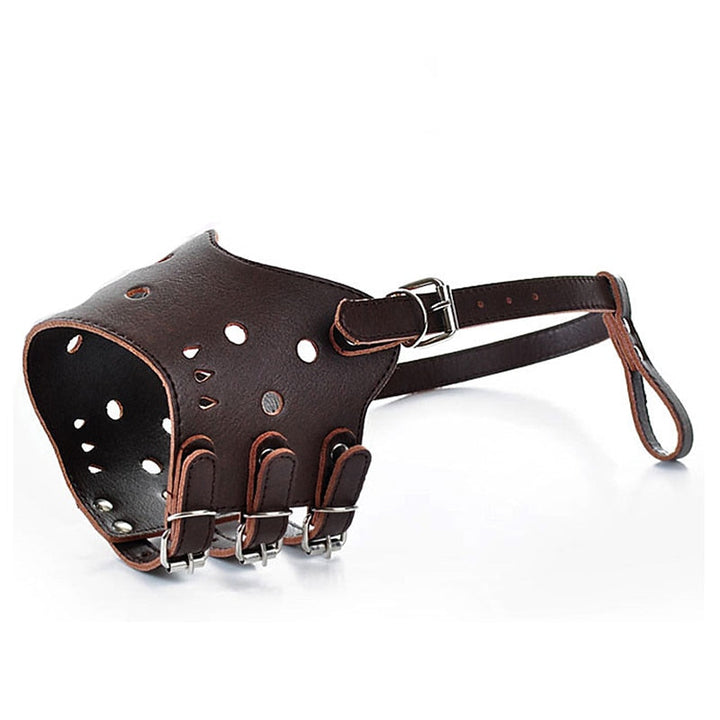 Bozal de cuero genuino para perros, diseño cómodo que garantiza seguridad y bienestar.