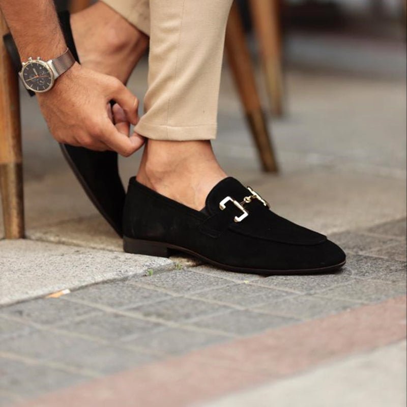 Mocasines elegantes para hombre, textura premium. Calzado cómodo de vestir y casual con hebilla para moda.