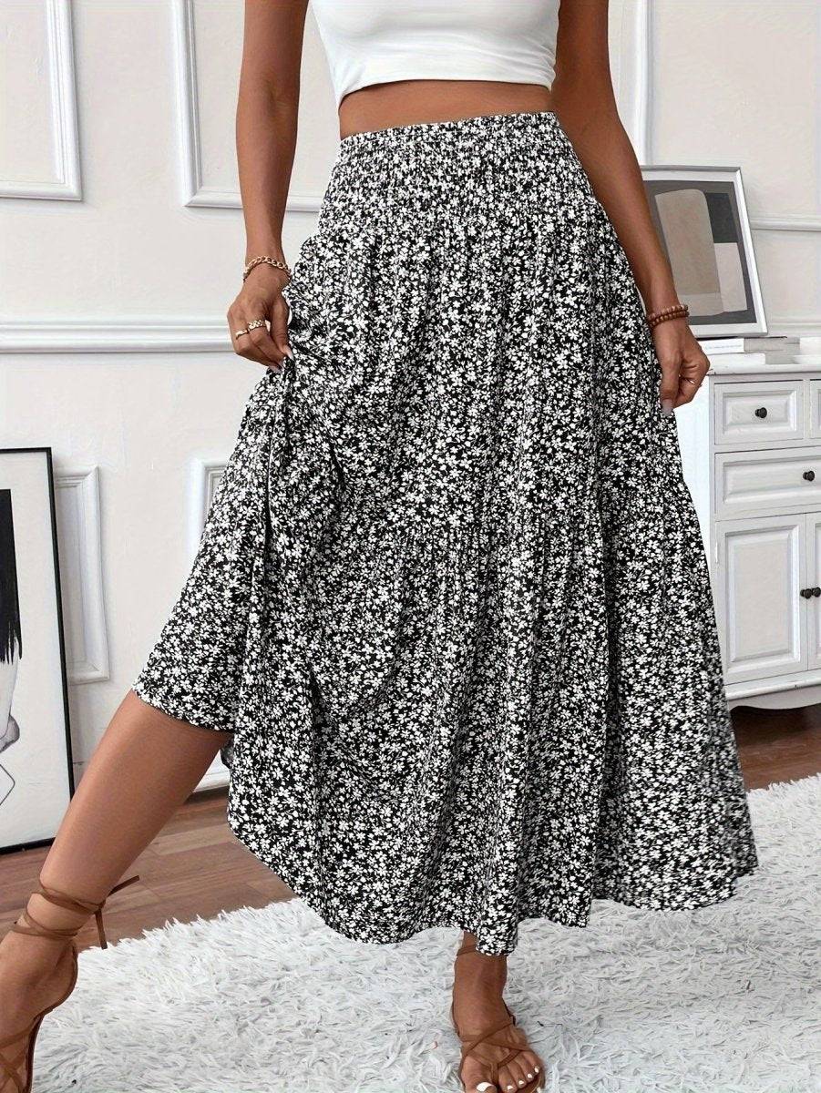 Falda casual boho floral de vuelo ligero para mujeres, ideal para atuendos de verano en la playa.