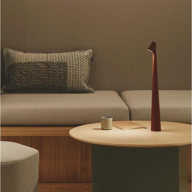 Lámpara LED con batería, diseño minimalista nórdico, inalámbrica, luz de mesa portátil y elegante.