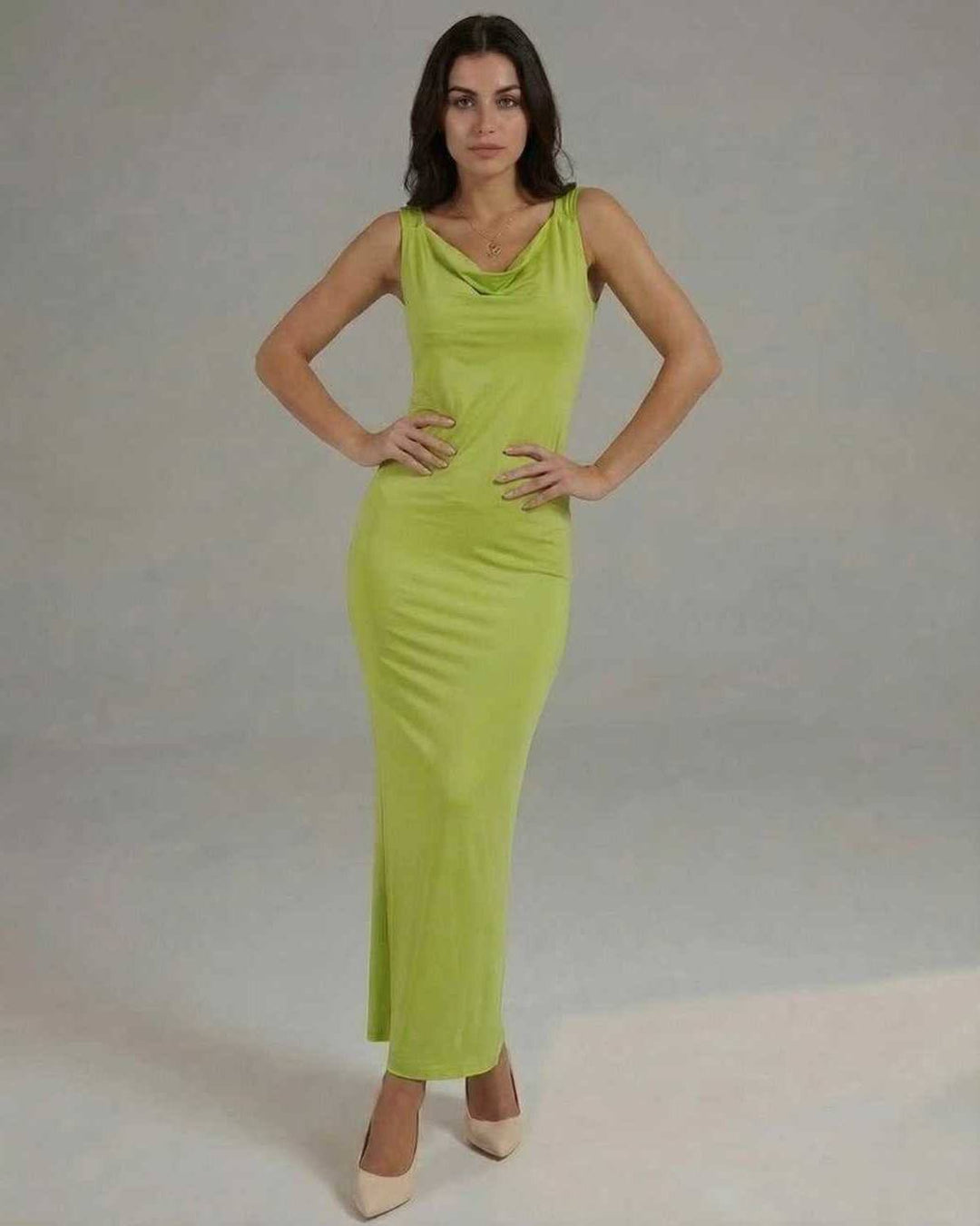 Vestido verde lima para mujer, elegante y con silueta fluida, ideal para noches de fiesta.