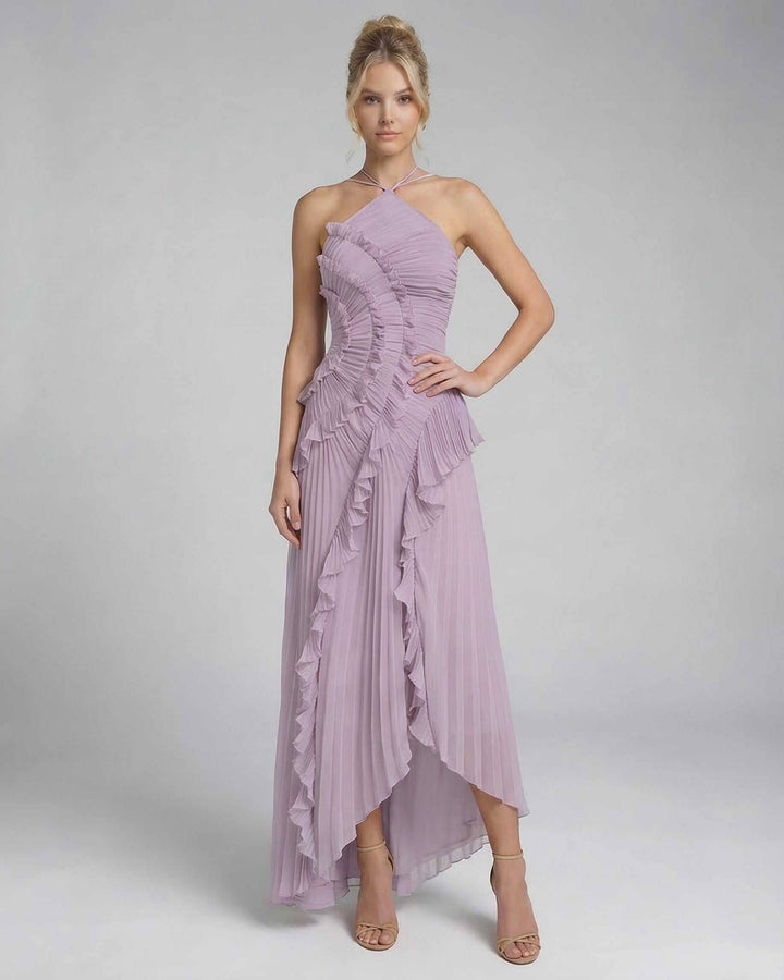 Maxi vestido lavanda para mujer, diseño halter. Versátil para eventos de día o noche.
