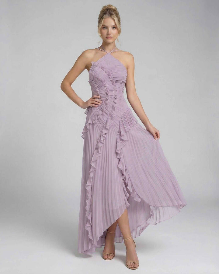 Vestido de fiesta formal lavanda, estilo maxi halter. Elegante y cómodo para eventos especiales.