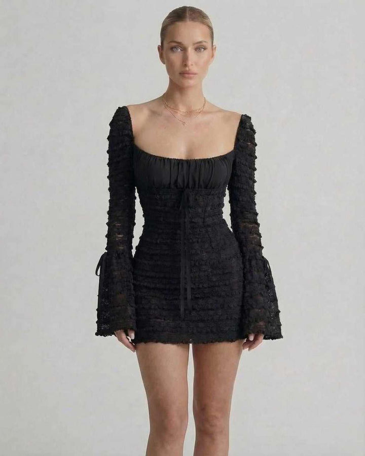Vestido corto ajustado Luna de mujer, color negro, con escote cuadrado y manga acampanada. Perfecto para eventos.