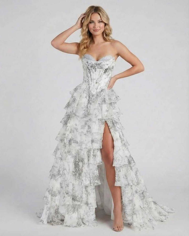 Vestido maxi formal floral Lunaria, perfecto para ocasiones especiales y eventos elegantes de día o noche.