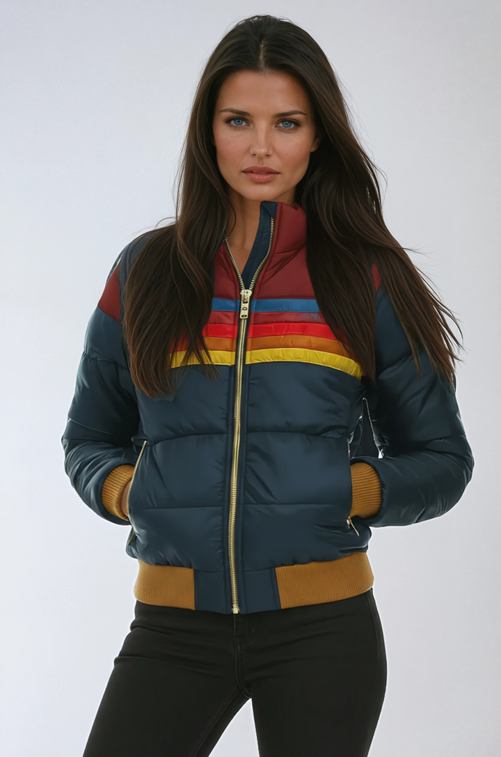 Abrigo puffer vintage mujer, diseño color block acolchado. Tendencia de invierno, estilo retro casual.