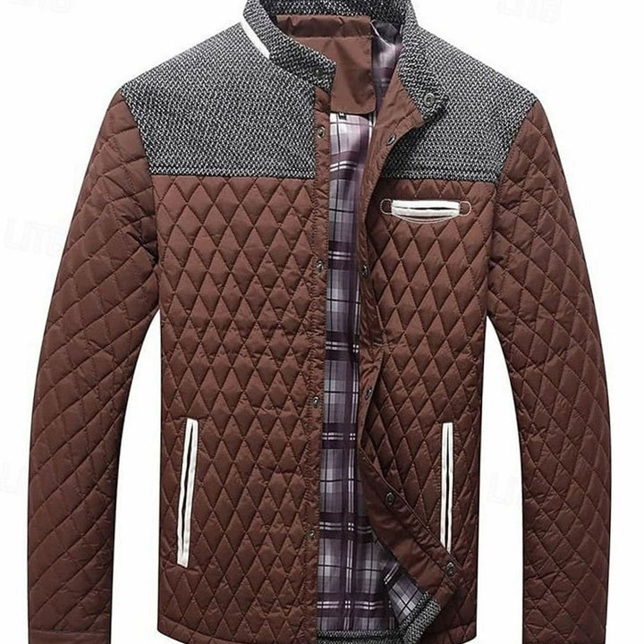 Chaqueta abrigo acolchada hombre, cómoda, cálida y con estilo. Cuello mao y botones elegantes.