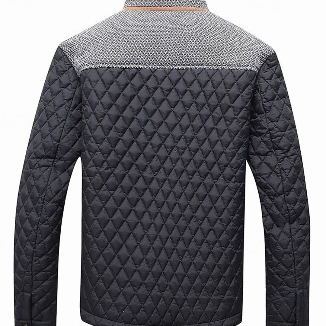 Chaqueta de invierno para hombre, acolchada, cuello mao y botones. Estilo casual y funcional.