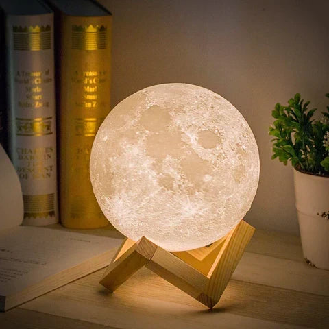 Lámpara de luna 3D con base de madera y control táctil. Luz nocturna para cualquier rincón del hogar.