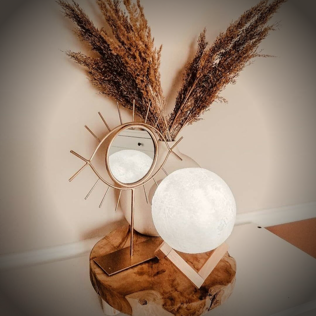 Lámpara de mesa luna mágica con control táctil. Luz nocturna ambiental decorativa para el hogar.