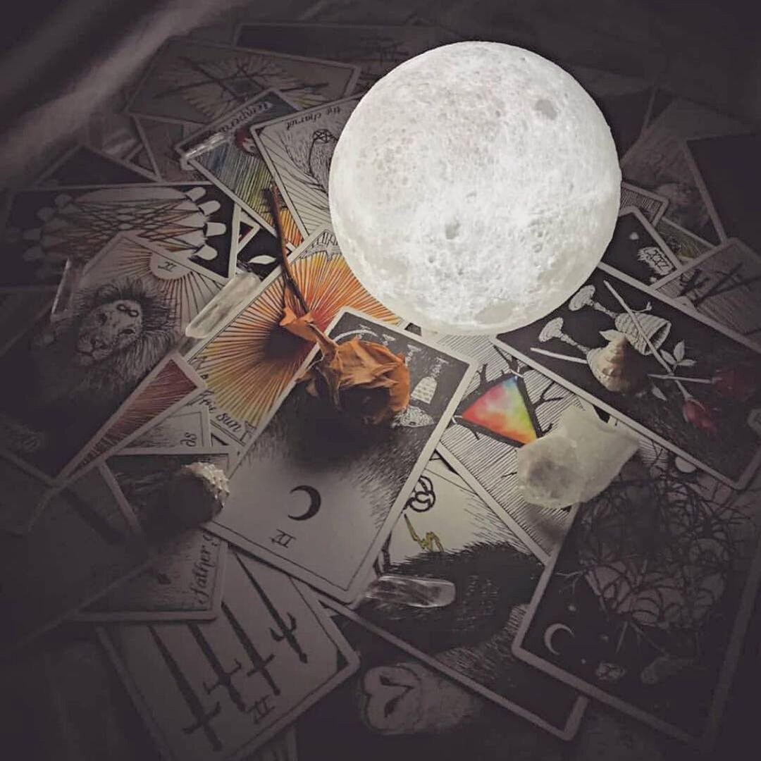 Sorprende con esta lámpara de luna 3D. Regalo único para amantes de la decoración y luz nocturna.