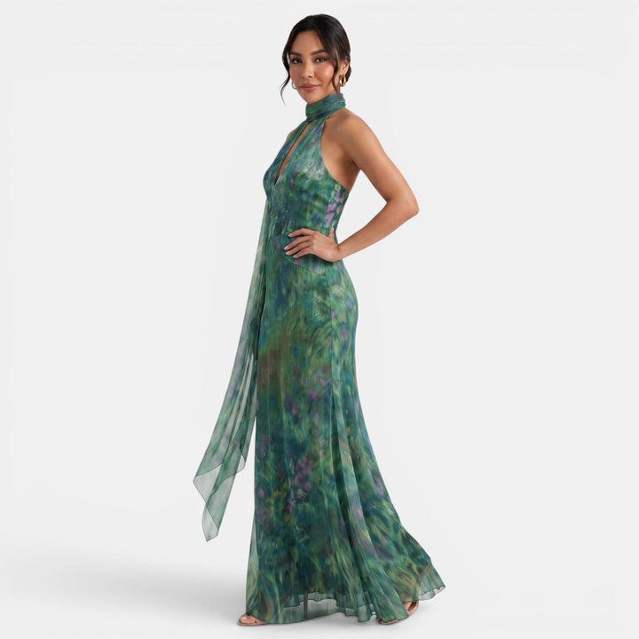 Vestido largo verde estilo halter para mujer, perfecto para eventos elegantes de verano y fiestas.