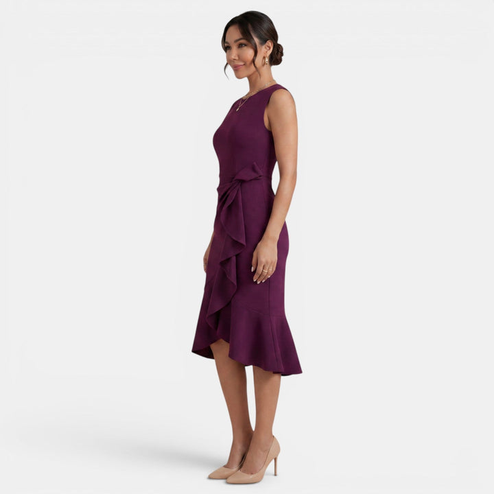 Vestido entallado midi elegante para mujer, versátil, ideal para lucir en verano.