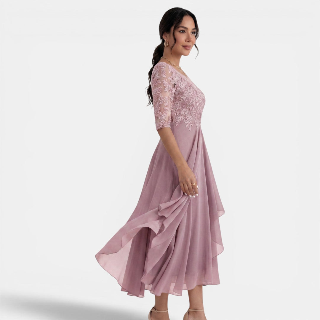 Elegante vestido de noche para mujer en chiffon y encaje, ideal para bodas y fiestas.