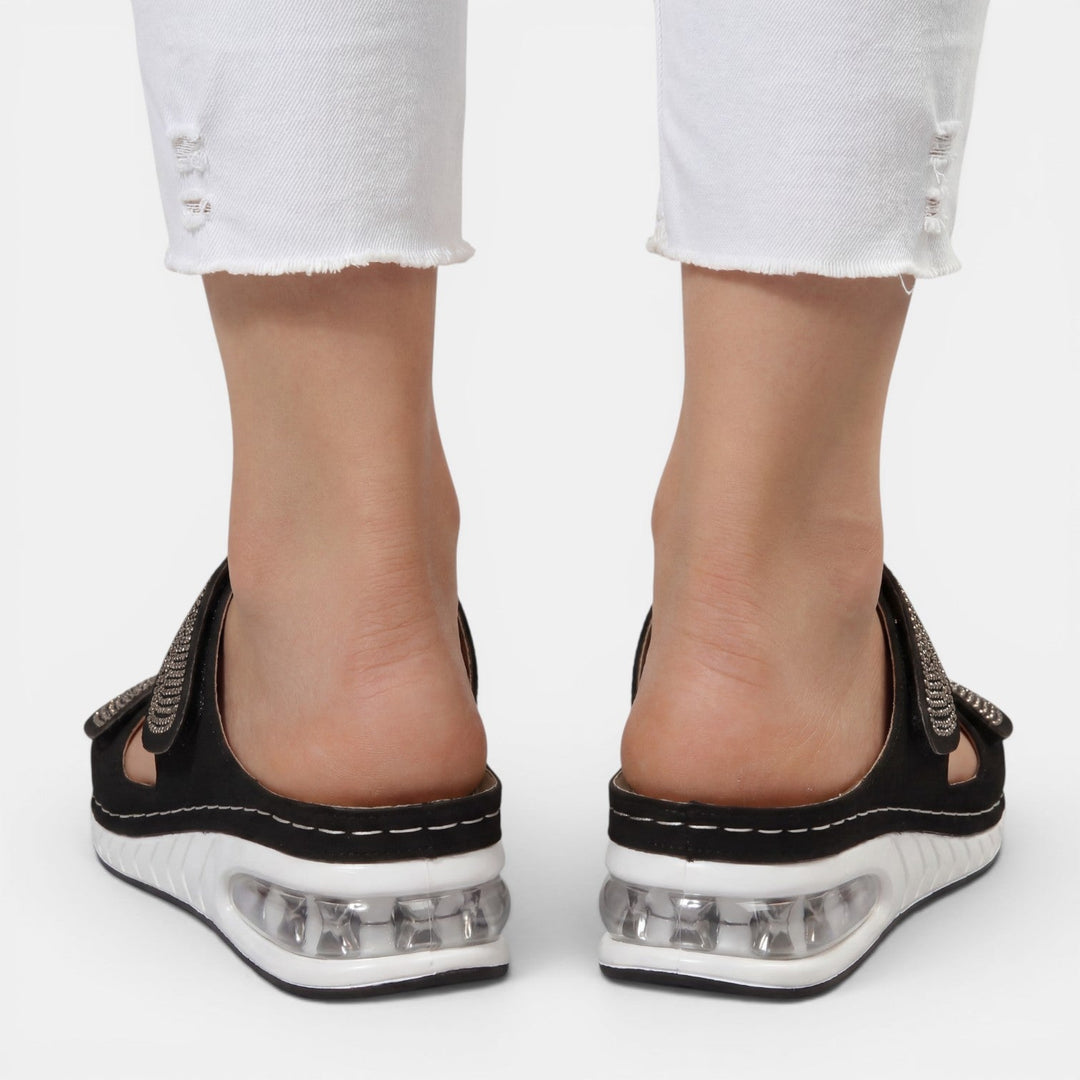 Sandalias elegantes de mujer con cuña, ortopédicas y con toques de strass, perfectas para cualquier ocasión.
