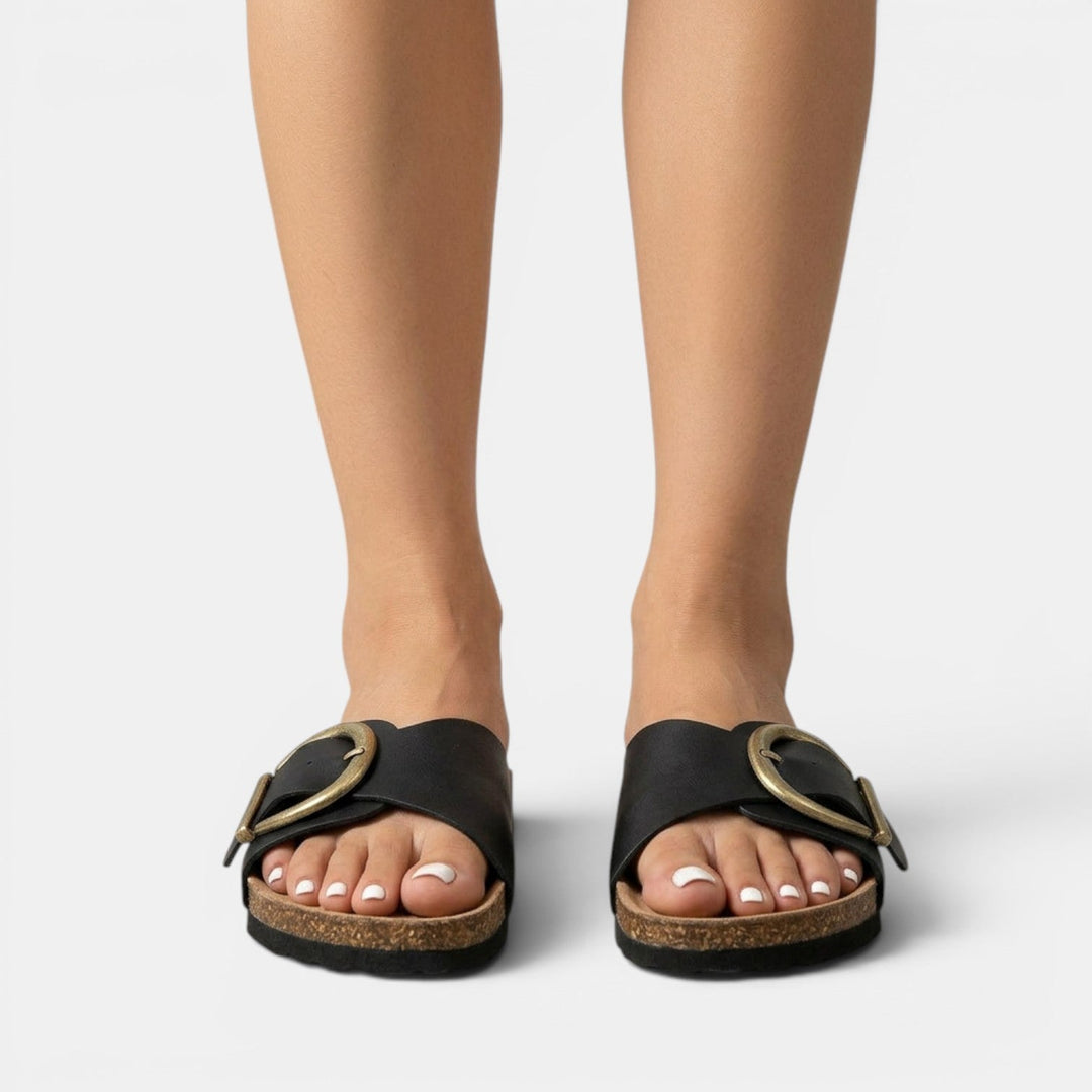 Descubre la moda de verano con sandalias de plataforma para mujer. Calzado cómodo y con estilo.