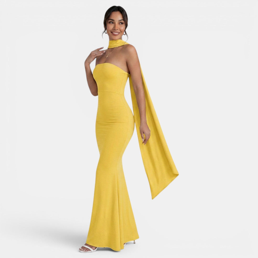 Vestido de evento para mujer, diseño halter y corte largo, ideal para fiestas y reuniones importantes.