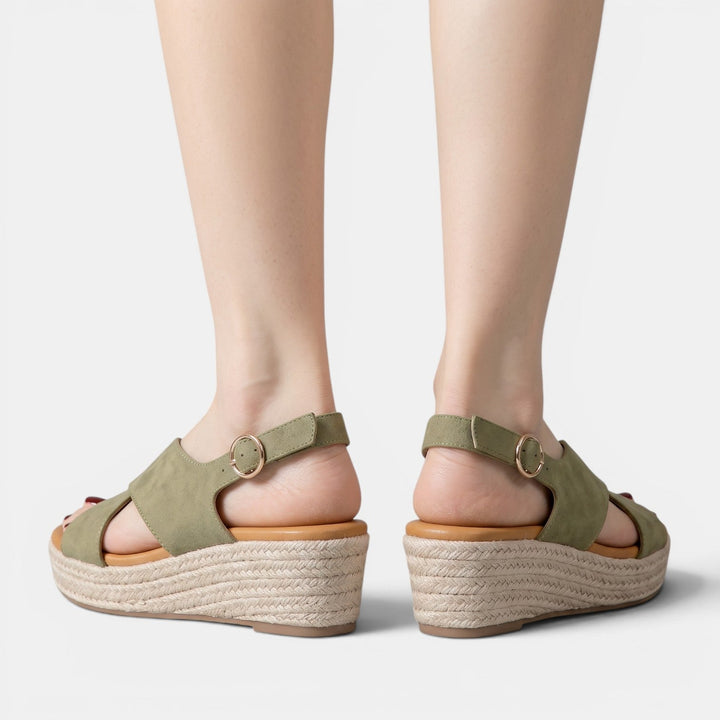 Sandalias negras de cuña plataforma para mujer, elegantes, ideales para fiesta o look casual.