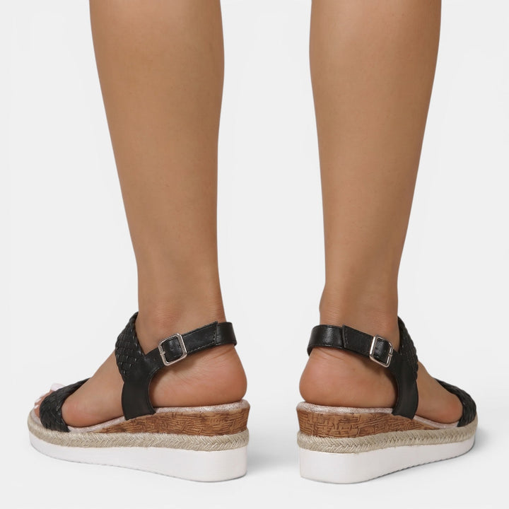 Zapatos cómodos de plataforma para mujer, ideales para el verano y un look casual.
