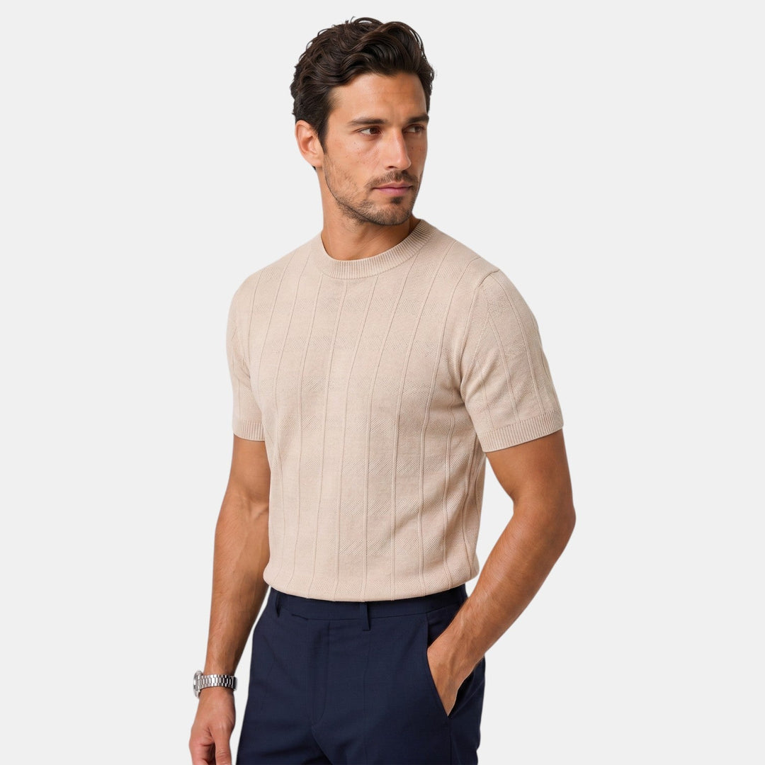 Camiseta hombre transpirable slim fit. Diseño elegante y ligero, confort superior para el verano.
