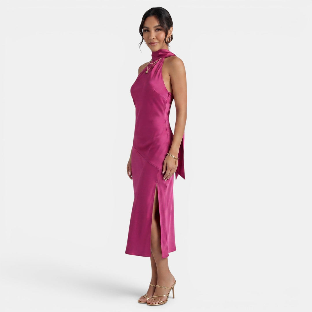Vestido formal verde para mujer, con estilo sofisticado y drapeado. Perfecto para eventos de noche y galas.