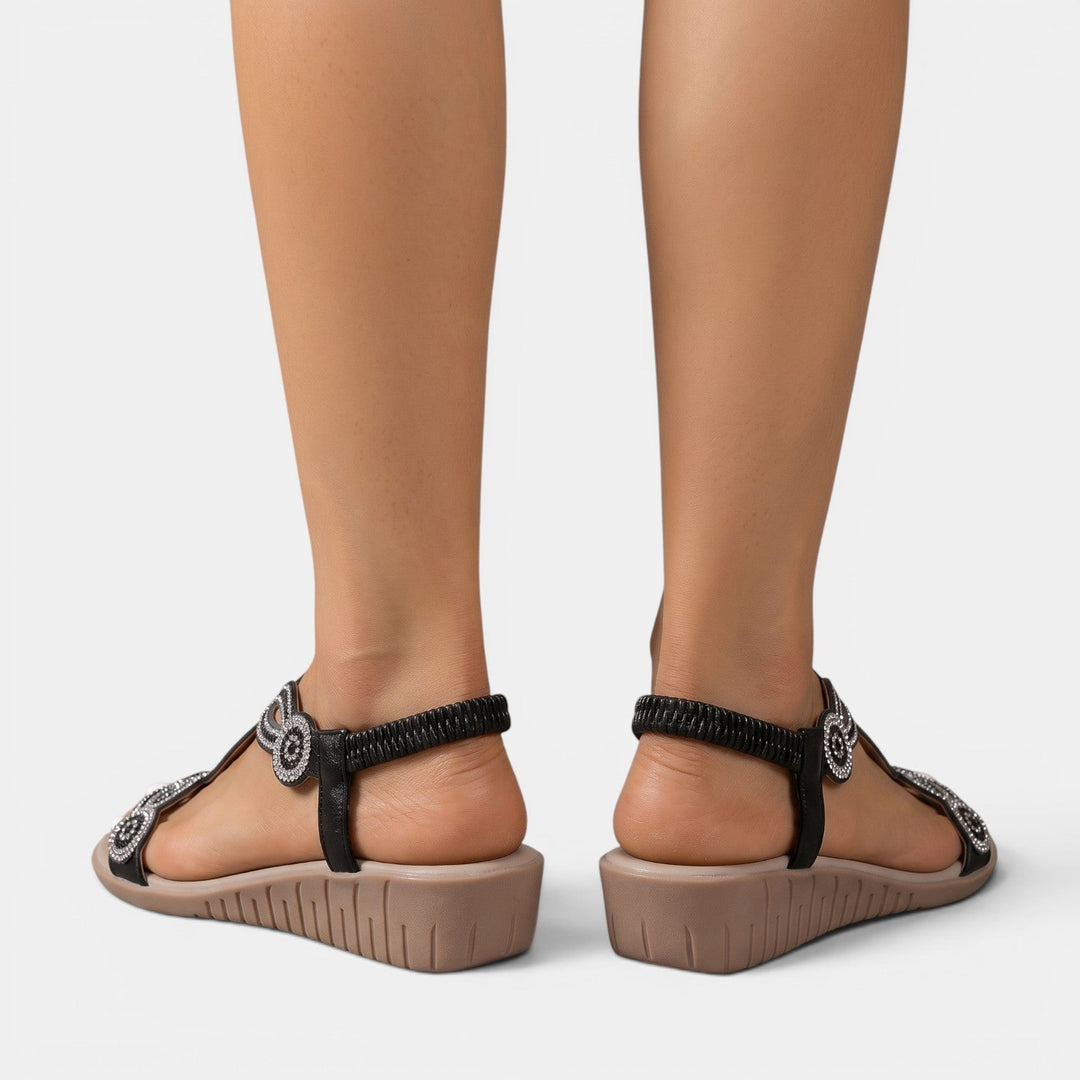 Sandalias cuña boho chic cómodas para mujer con pedrería, perfectas para eventos casuales o fiestas de verano.