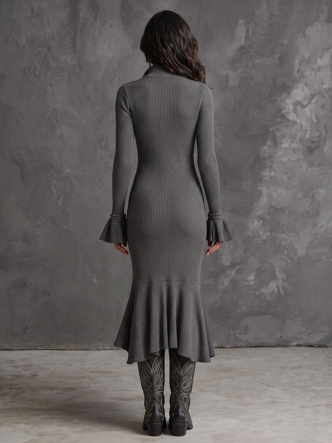 Vestido midi moderno de mujer con cremallera, estilo elegante y cómodo, ideal para un look femenino chic.
